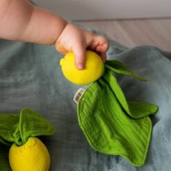 Lou The Lemon Mini Doudou-Teether 15 Lou The Lemon Mini Doudou-Teether -Pro Cycling Wear lemon2 822cf4b0 301c 4d0a 8e35 61950c7a9724